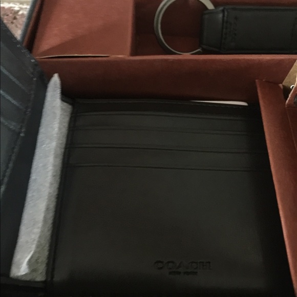 COACH Wallet ID Keychain Gift Box Set NWT$225 NICE - Picture 5 of 8